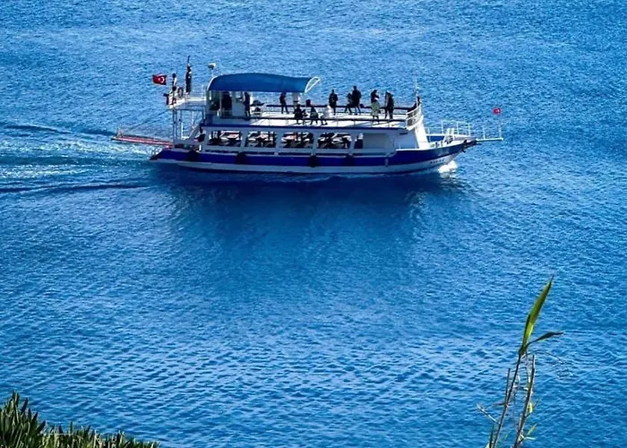 Kaleici Genis Balkonlu Muhtesem Lokasyon Benzersiz Genis Ev *