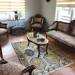 Apartamento Kaleici Genis Balkonlu Muhtesem Lokasyon Benzersiz Genis Ev