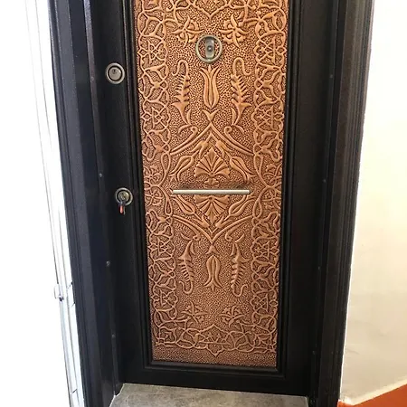 Kaleici Genis Balkonlu Muhtesem Lokasyon Benzersiz Genis Ev Apartment
