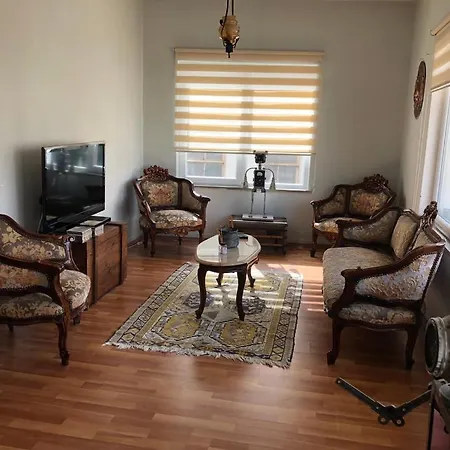 Kaleici Genis Balkonlu Muhtesem Lokasyon Benzersiz Genis Ev Apartment