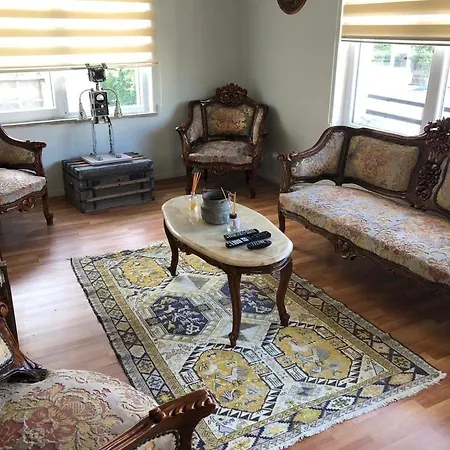 Apartment Kaleici Genis Balkonlu Muhtesem Lokasyon Benzersiz Genis Ev