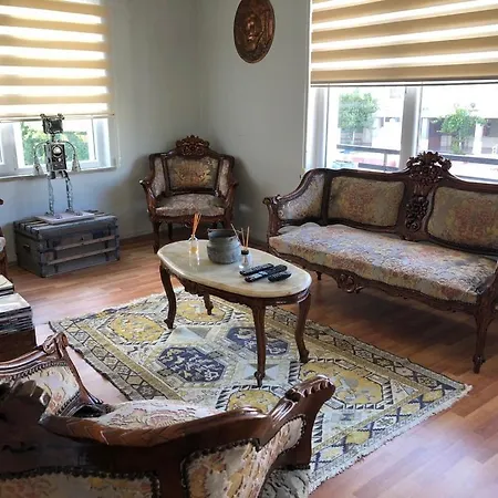 Kaleici Genis Balkonlu Muhtesem Lokasyon Benzersiz Genis Ev Apartment *