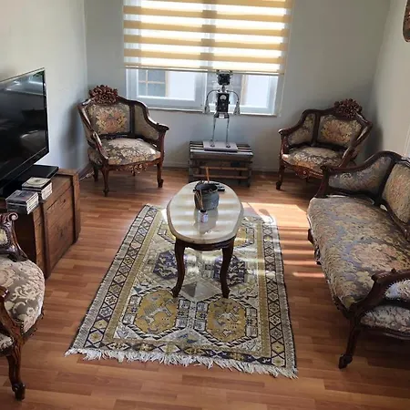 Apartment Kaleici Genis Balkonlu Muhtesem Lokasyon Benzersiz Genis Ev *