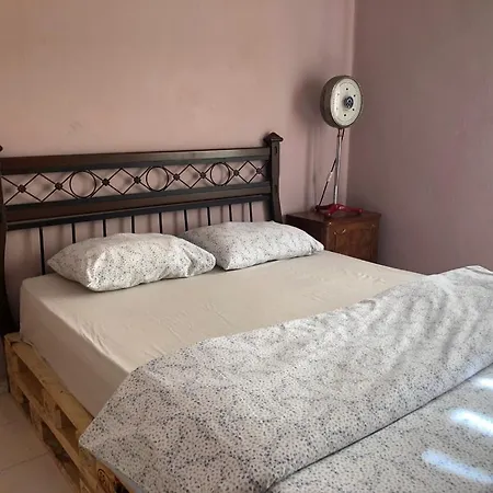 Apartmán Kaleici Genis Balkonlu Muhtesem Lokasyon Benzersiz Genis Ev