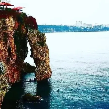 アパート Kaleici Genis Balkonlu Muhtesem Lokasyon Benzersiz Genis Ev