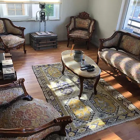 Apartmán Kaleici Genis Balkonlu Muhtesem Lokasyon Benzersiz Genis Ev *