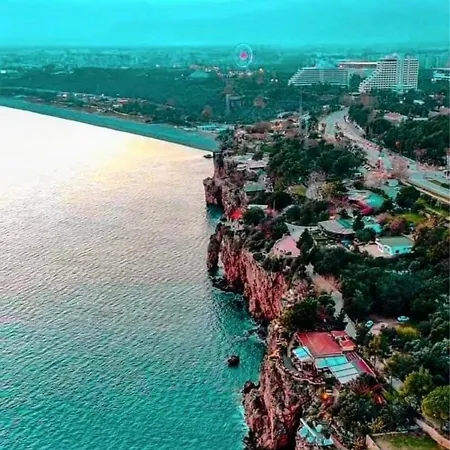 Kaleici Genis Balkonlu Muhtesem Lokasyon Benzersiz Genis Ev Apartmán *