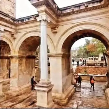 Kaleici Genis Balkonlu Muhtesem Lokasyon Benzersiz Genis Ev Apartmán Antalya