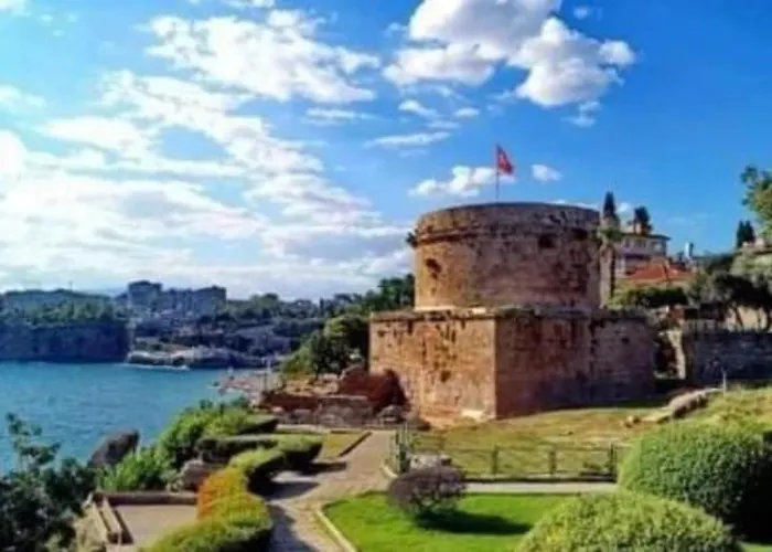 Appartement Kaleiçi Geniş Balkonlu Muhteşem Lokasyon Benzersiz Geniş Ev *
