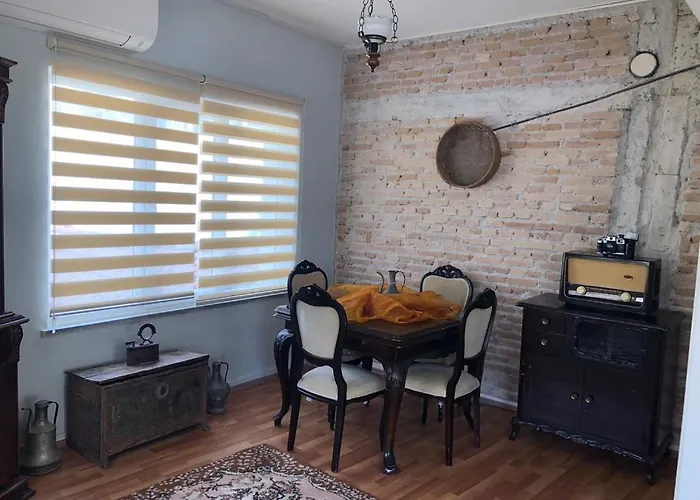 Appartement Kaleiçi Geniş Balkonlu Muhteşem Lokasyon Benzersiz Geniş Ev *