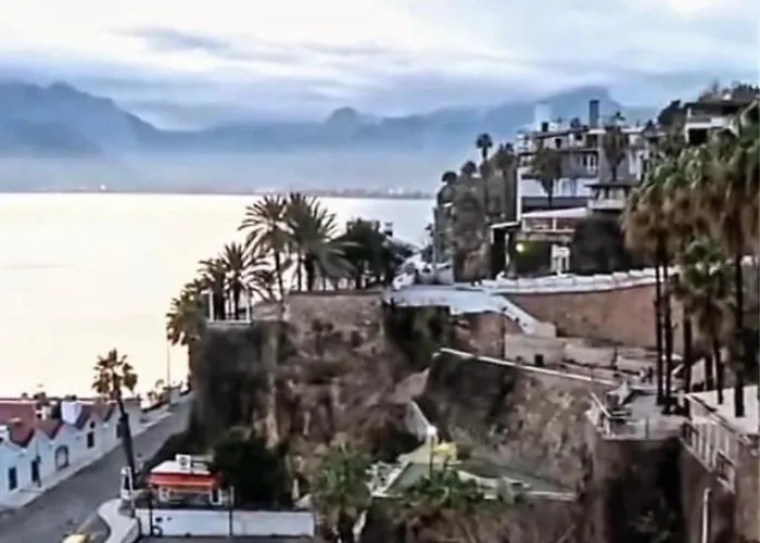 Kaleiçi Geniş Balkonlu Muhteşem Lokasyon Benzersiz Geniş Ev Antalya