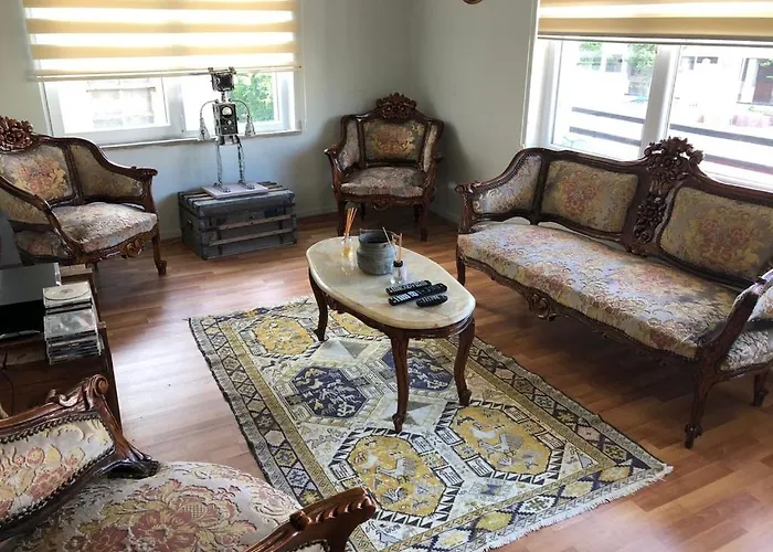 Appartement Kaleiçi Geniş Balkonlu Muhteşem Lokasyon Benzersiz Geniş Ev
