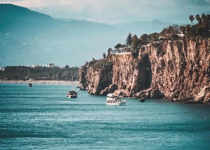 Kaleiçi Geniş Balkonlu Muhteşem Lokasyon Benzersiz Geniş Ev Antalya