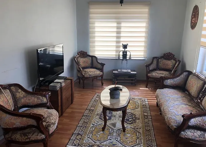 Kaleiçi Geniş Balkonlu Muhteşem Lokasyon Benzersiz Geniş Ev