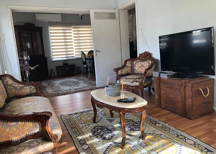 Kaleiçi Geniş Balkonlu Muhteşem Lokasyon Benzersiz Geniş Ev * Antalya